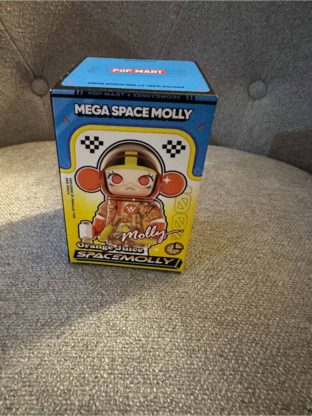 NEW sealed POP MART Mega Space Molly Orange Juice Spacemolly